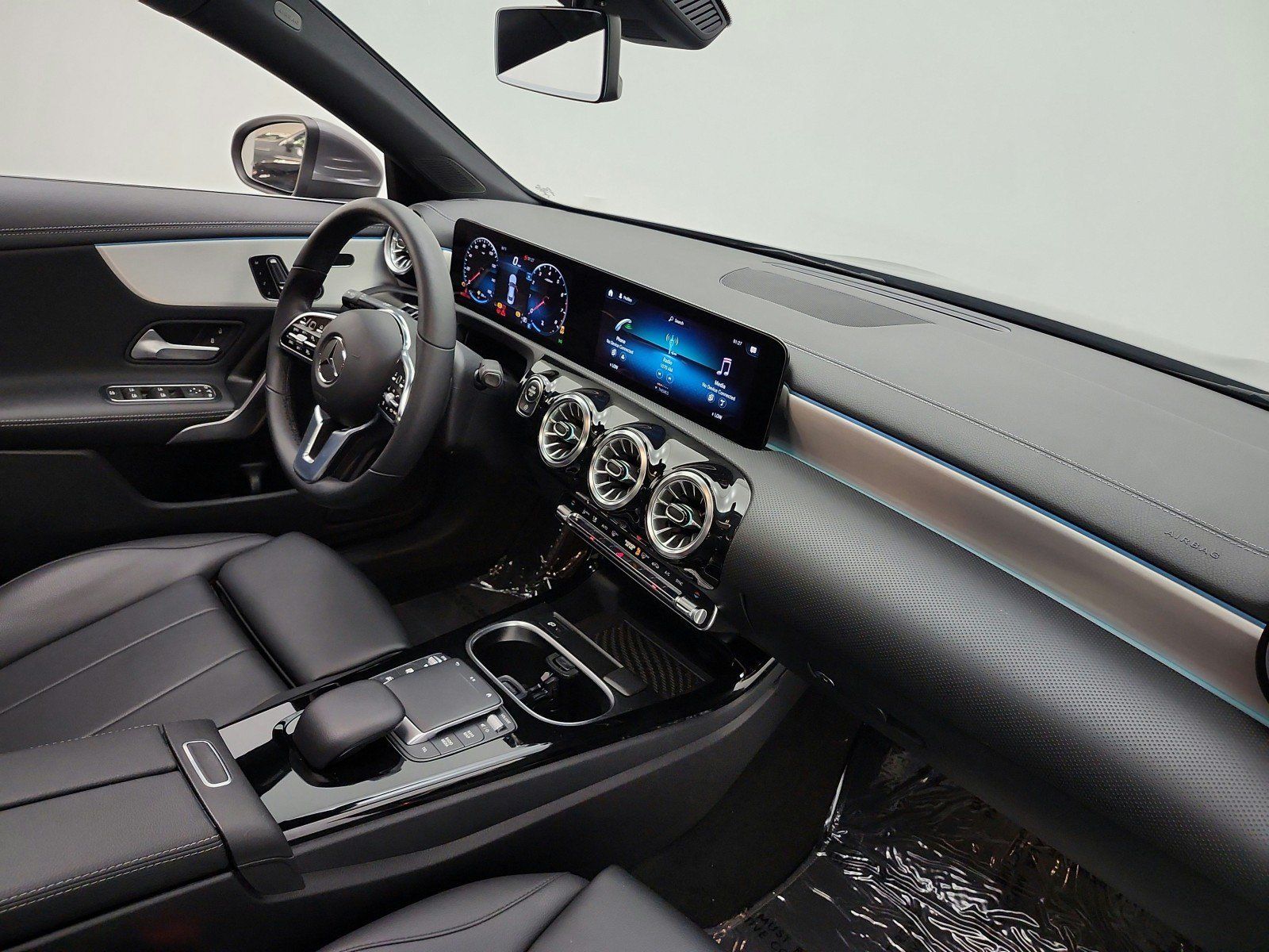 Used 2023 Mercedes-Benz CLA 250 image 19