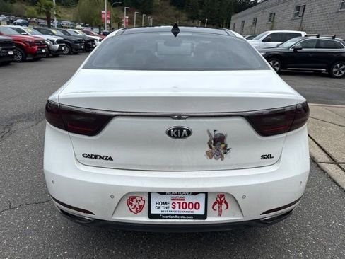 Used 2017 Kia Cadenza Limited image 7