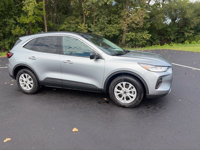 Used 2023 Ford Escape Active w/ Tech Pack #1 AWD/4WD image 9