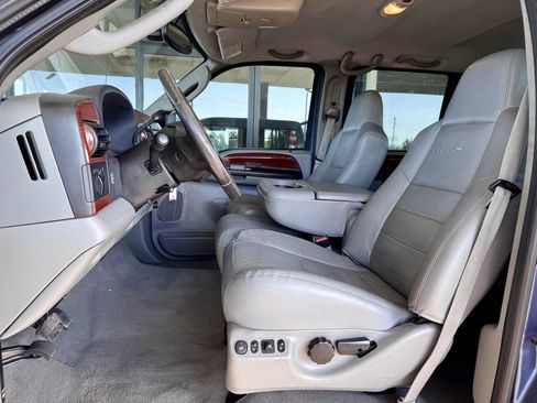 Used 2005 Ford F250 Lariat image 9