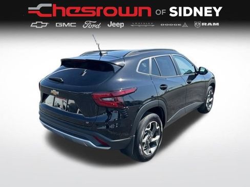 Used 2025 Chevrolet Trax LT FWD image 5