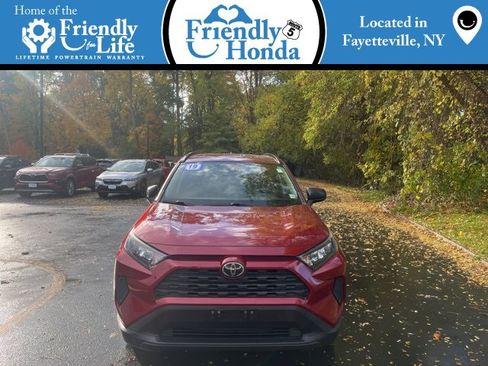 Used 2019 Toyota RAV4 LE image 1