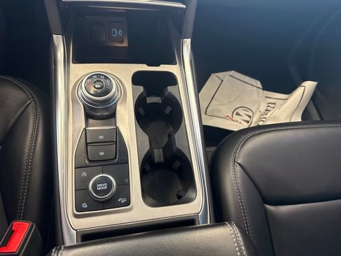 Used 2023 Ford Explorer XLT w/ Equipment Group 202A AWD/4WD image 24
