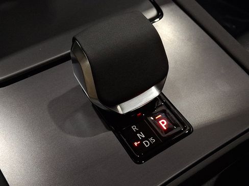 Certified 2025 Land Rover Discovery Sport S image 15