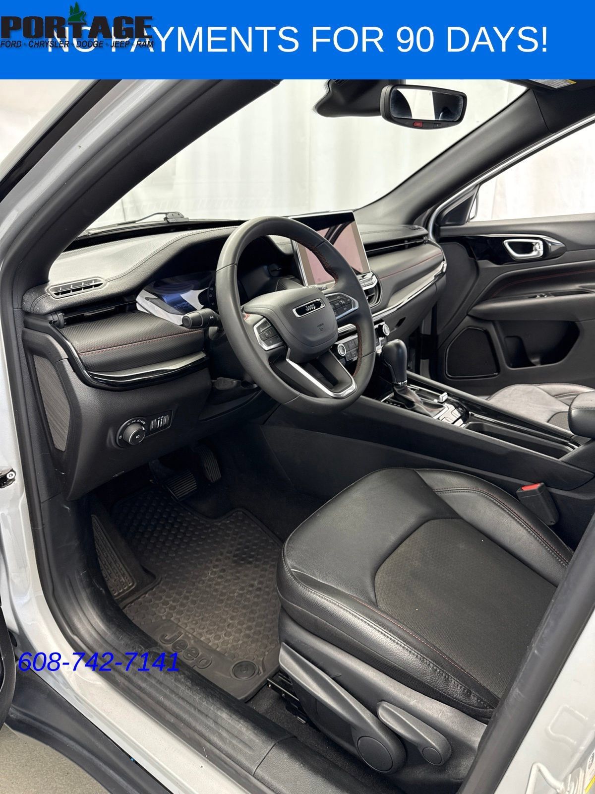 Used 2025 Jeep Compass Trailhawk AWD/4WD image 10