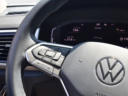 Used 2022 Volkswagen Atlas SE AWD/4WD image 19