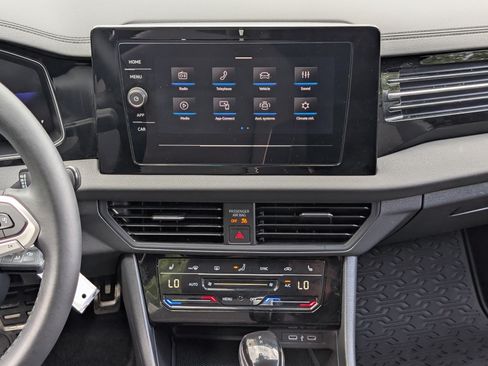 Used 2025 Volkswagen Jetta Sport FWD image 24