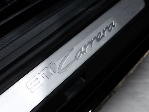Used 2022 Porsche 911 Carrera RWD image 19