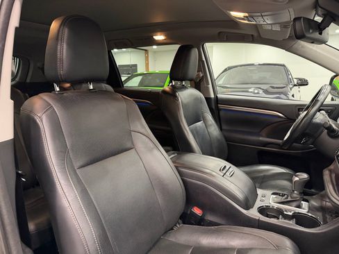 Used 2018 Toyota Highlander Limited Platinum image 8