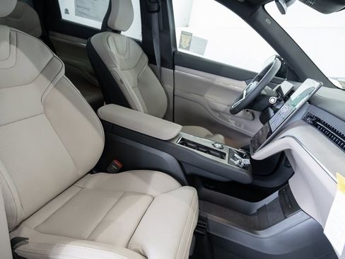 New 2025 Volvo EX90 Ultra image 13