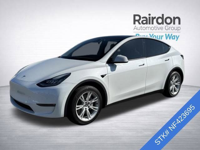Used 2022 Tesla Model Y Long Range AWD/4WD image 3