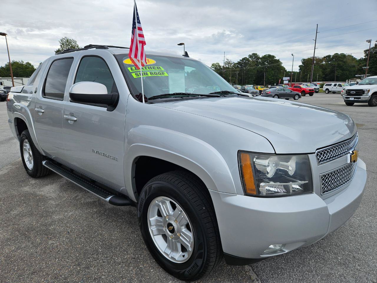 Used 2013 Chevrolet Avalanche LT AWD/4WD image 8