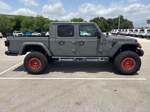 Used 2022 Jeep Gladiator Rubicon w/ LED Lighting Group AWD/4WD image 6