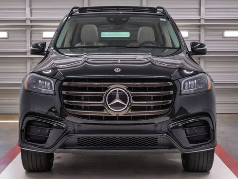 Used 2024 Mercedes-Benz GLS 450 4MATIC image 4