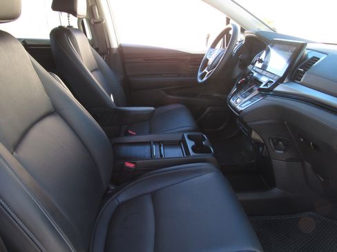 Used 2023 Honda Odyssey Touring image 9