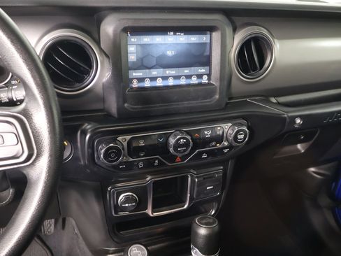 Used 2023 Jeep Wrangler Sport AWD/4WD image 5