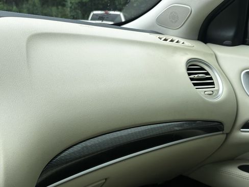 Used 2019 INFINITI QX60 Luxe w/ Essential Package image 12