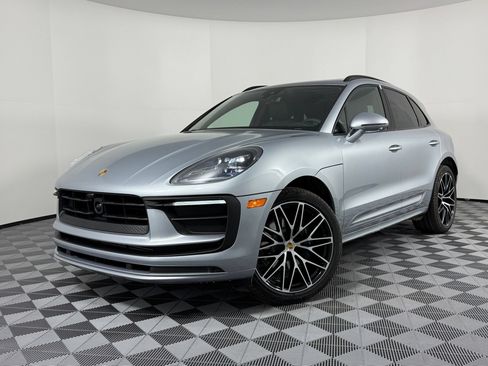 Certified 2026 Porsche Macan AWD/4WD image 1