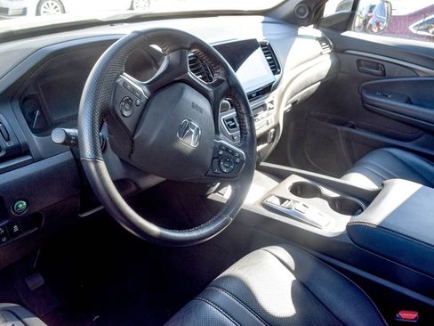 Used 2024 Honda Passport TrailSport image 11