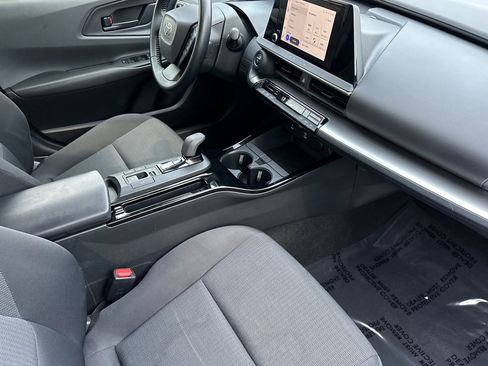 Used 2023 Toyota Prius LE image 18