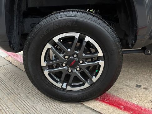 Used 2025 Toyota Tacoma TRD Sport RWD image 9