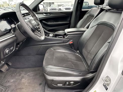 Certified 2023 Jeep Grand Cherokee L Laredo image 18