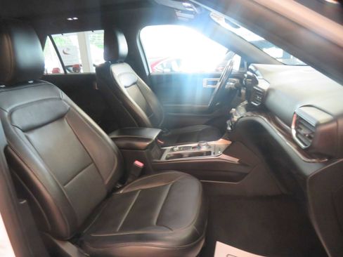 Used 2020 Ford Explorer Limited AWD/4WD image 25