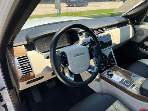 Used 2019 Land Rover Range Rover Supercharged AWD/4WD image 18