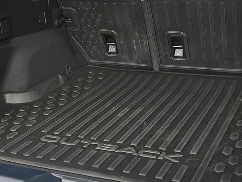 Used 2021 Subaru Outback Limited XT image 9