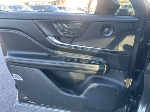 Used 2020 Lincoln Corsair Reserve w/ Equipment Group 202A AWD/4WD image 21