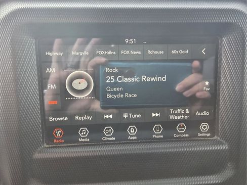 Used 2018 Jeep Wrangler Rubicon w/ Steel Bumper Group image 15