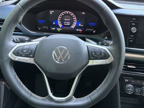 Certified 2024 Volkswagen Taos SE FWD image 11