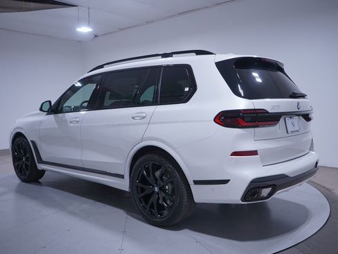 New 2026 BMW X7 xDrive40i w/ M Sport Package image 3