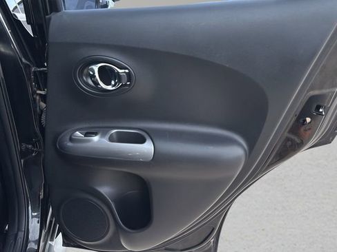 Used 2016 Nissan Juke S FWD image 15
