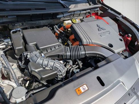 New 2025 Mitsubishi Outlander SE image 33