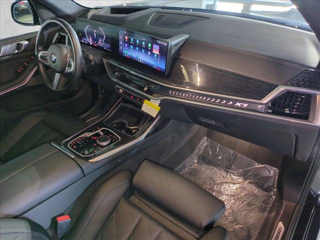 Used 2026 BMW X7 xDrive40i w/ M Sport Package AWD/4WD image 23