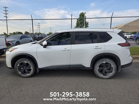 Used 2024 Nissan Rogue SV w/ SV Premium Package AWD/4WD image 7