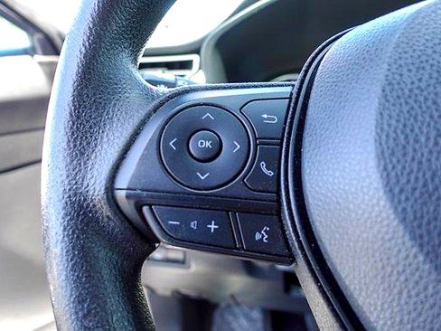 Used 2022 Toyota RAV4 XLE FWD image 13