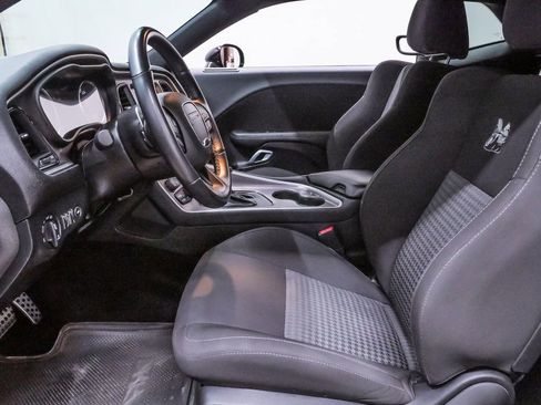 Used 2022 Dodge Challenger R/T Scat Pack RWD image 9