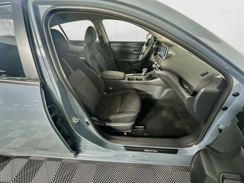 Used 2025 Nissan Sentra SV w/ Trunk Package FWD image 29