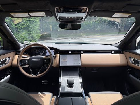 Used 2026 Land Rover Range Rover Velar Autobiography image 8