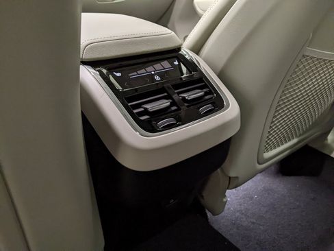 New 2026 Volvo XC60 B5 Ultra w/ Protection Package Premier image 24