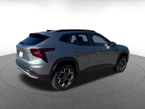 Used 2025 Chevrolet Trax LT image 14