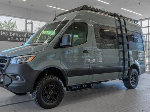 Used 2023 Mercedes-Benz Sprinter 2500 image 3