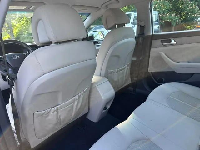 Used 2017 Hyundai Sonata SE FWD image 16