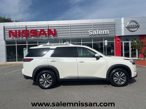 Certified 2023 Nissan Pathfinder SL AWD/4WD image 8