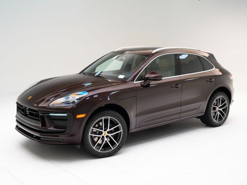 Used 2026 Porsche Macan AWD/4WD image 1
