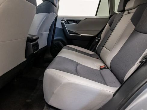 Used 2020 Toyota RAV4 XLE w/ Convenience Package FWD image 26