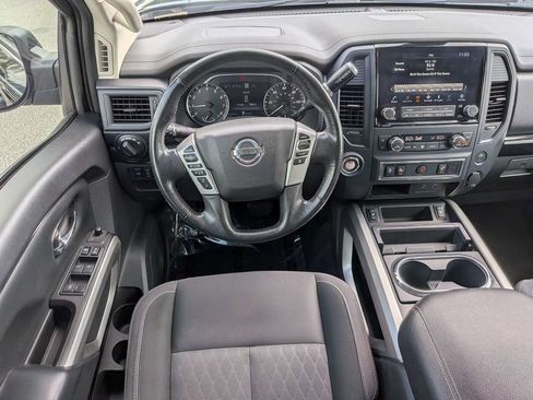 Used 2022 Nissan Titan SV w/ SV Convenience Package RWD image 15