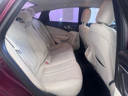 Used 2016 Chrysler 200 Limited image 11
